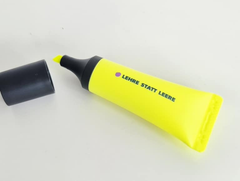 Lehre_statt_leere_Stabilo_neon_Textmarker